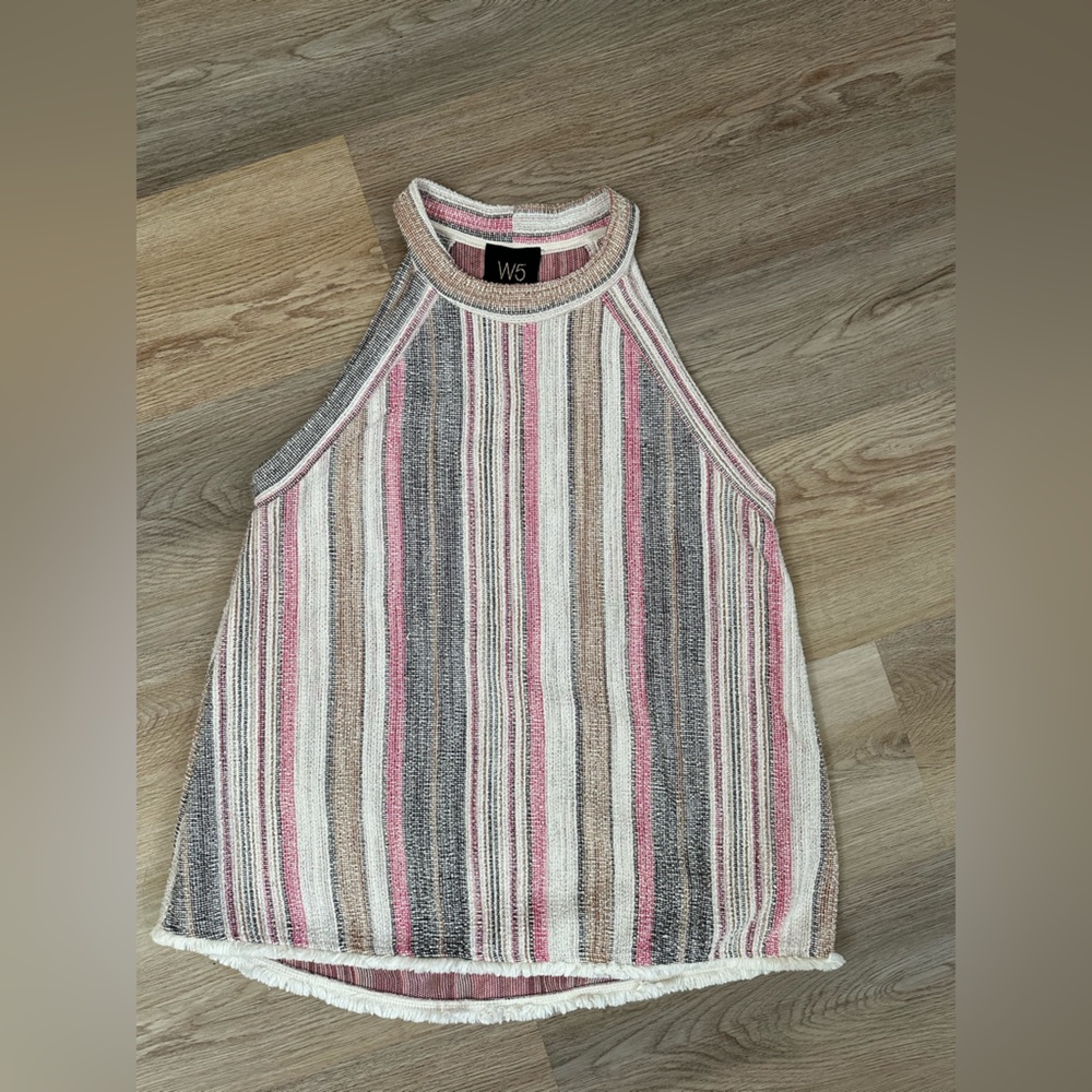 W5 top Size S. Great Condition